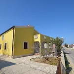 Boticki By Interhome